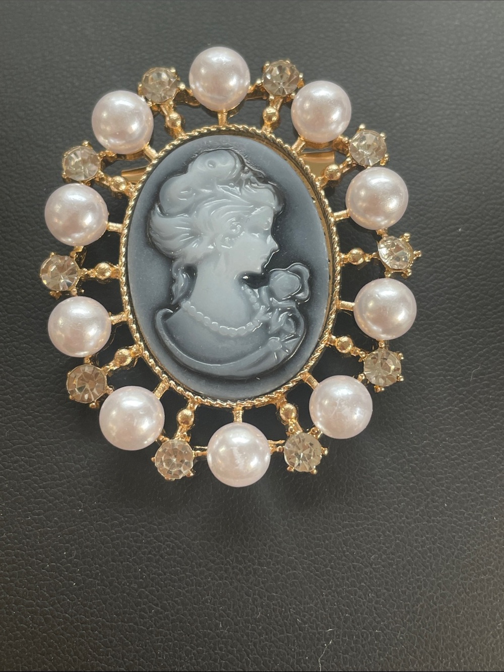 Vintage-Inspired Gray Cameo Brooch with Pearls and Gold Accents New